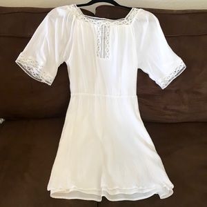 White linen sleeve dress